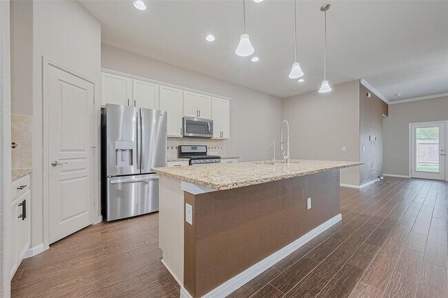 Building Photo - 5327 Silver Ledge Dr