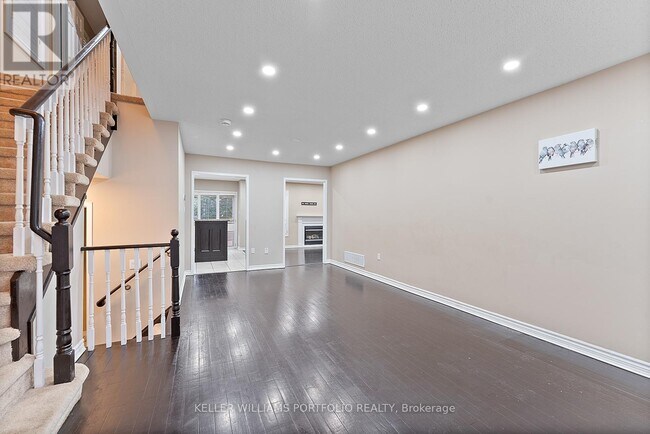 Building Photo - 66 Armitage Crescent