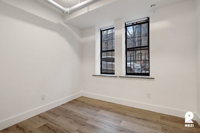 Building Photo - 36 Arden St