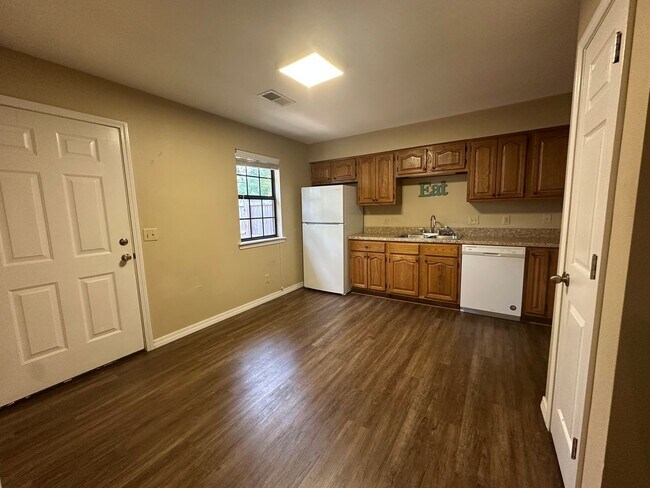 Foto del edificio - 218 E 16th St