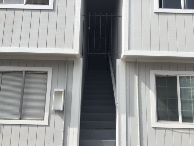 edificio de fotos - 3421 68th Ave