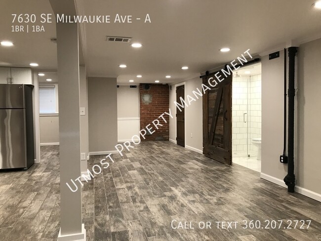 Building Photo - Cute 1bd Apartment in Heart of Sellwood Ne...