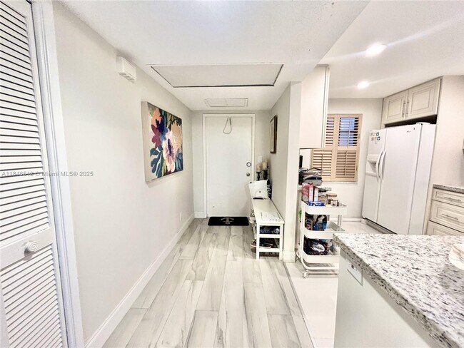 Foto del edificio - 3800 Oaks Clubhouse Dr