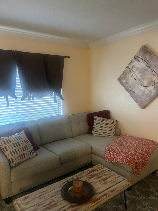 Building Photo - 145 Oyster Bay Cir