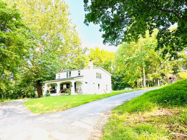 Frente de la casa - 823 W Miner St