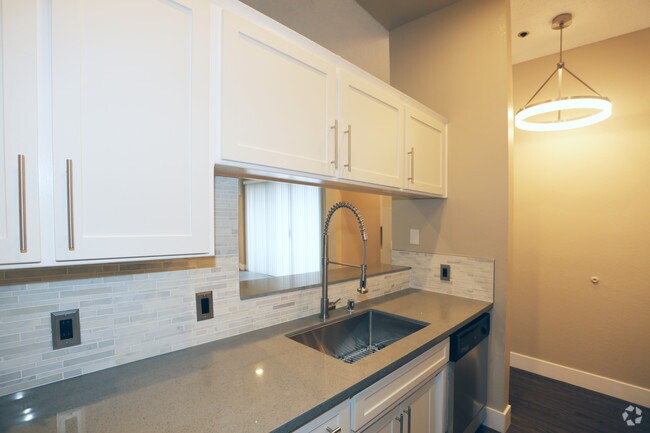 2 habitaciones, 2 baños - Cocina - CitiView Terrace Apartments