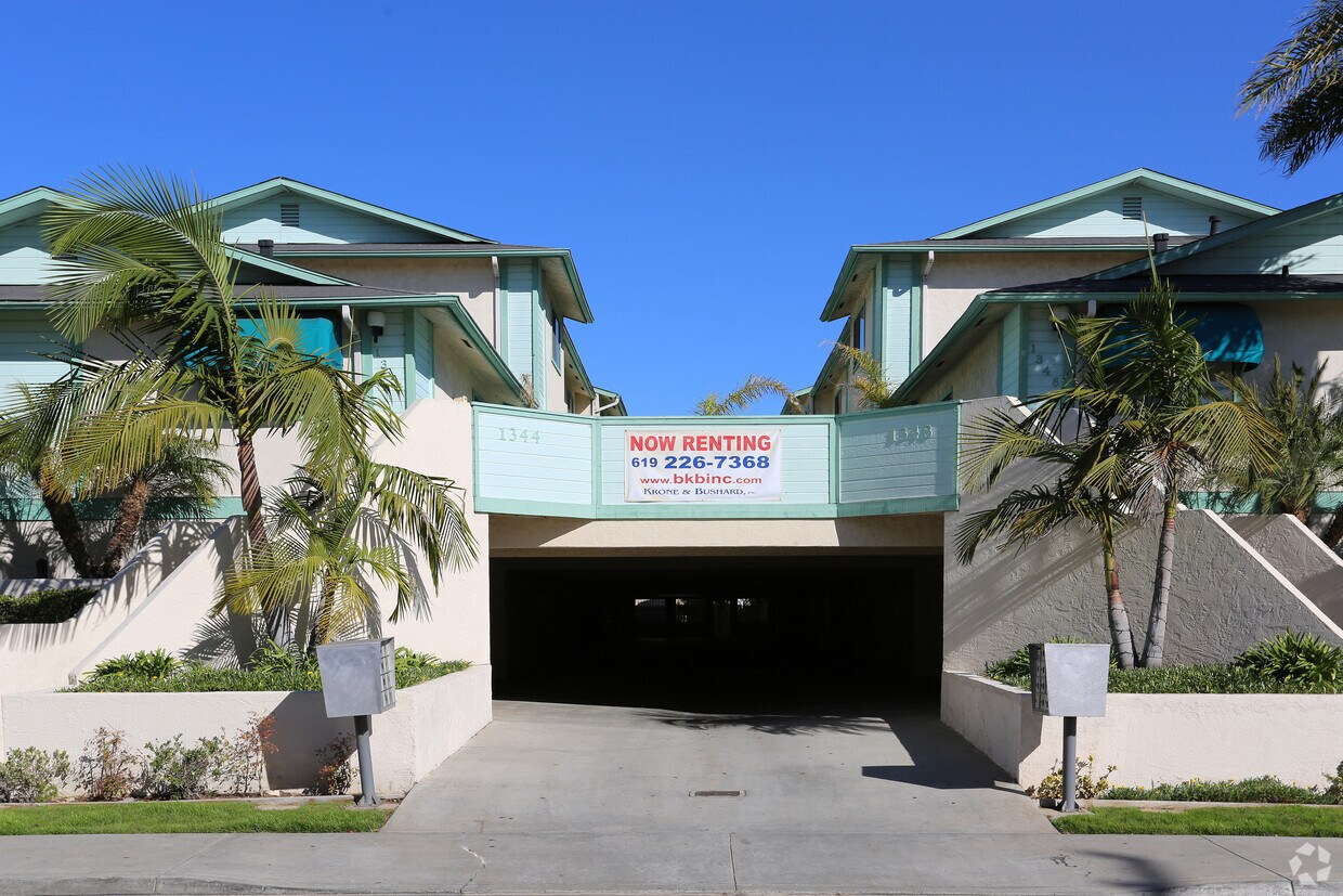 Foto principal - 1344-1348 Holly Ave