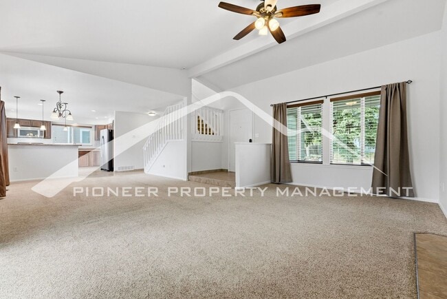 Foto del edificio - Beautiful Single Family Home Fenced in Yard and Central AC