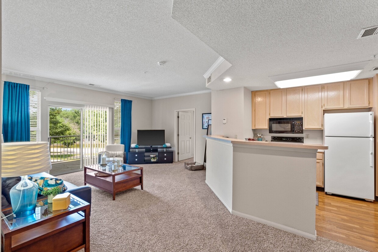 The Claremont Apartment Homes Apartments in Overland Park, KS