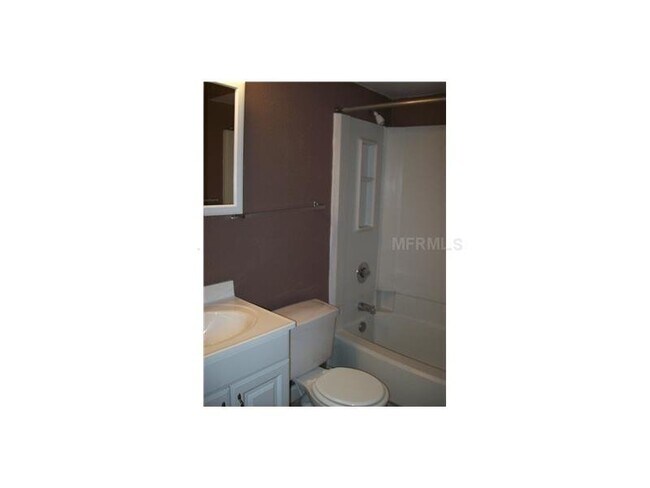 Building Photo - Nice condo with building Elevator, large patio Heard of Carrollwood