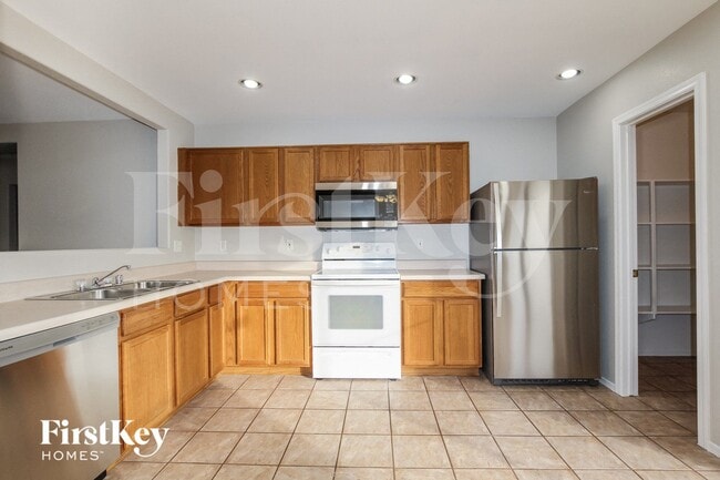 Foto del edificio - 15843 W Crocus Dr