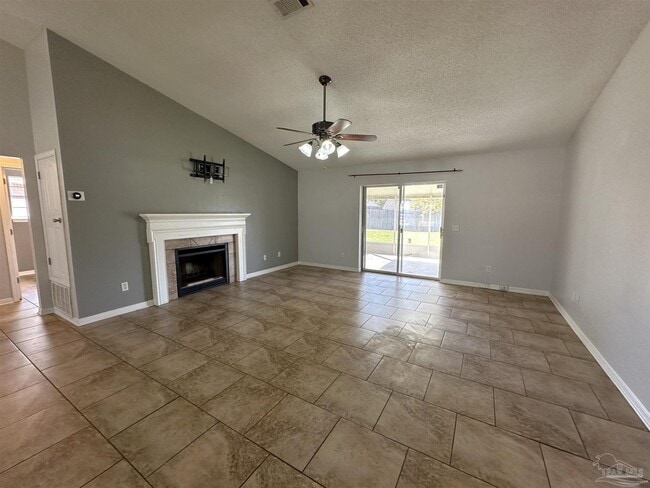 Foto del edificio - 1519 Oakleigh Ct