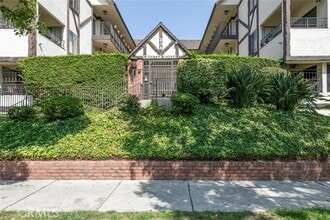 Building Photo - 234 N Kenwood St