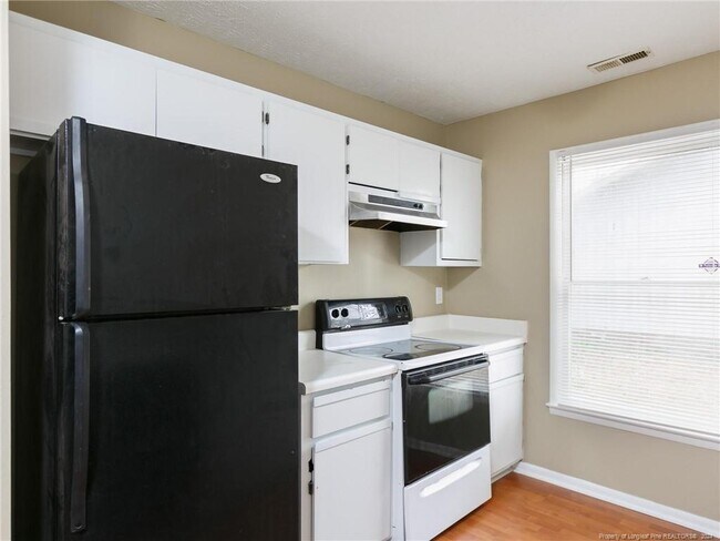 Foto del edificio - 6757 Candlewood Dr