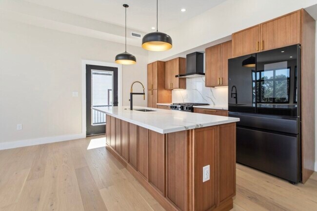 Building Photo - 57 Bellingham Ave