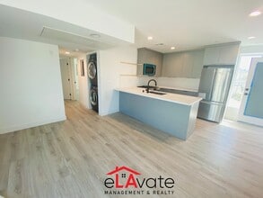 Building Photo - 1127 N Virgil Ave