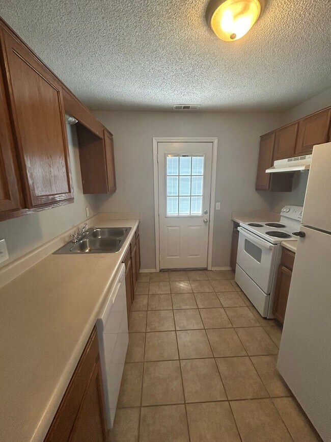 Foto del edificio - 3402 SW Victoria Pl