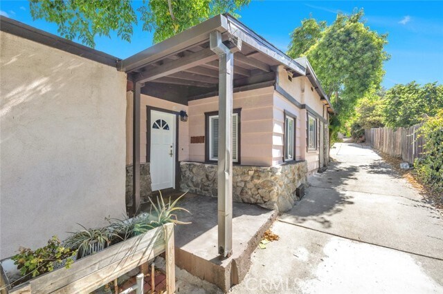 Building Photo - 10528 Hillhaven Ave