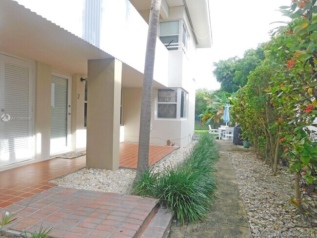 Foto del edificio - 95 S Shore Dr