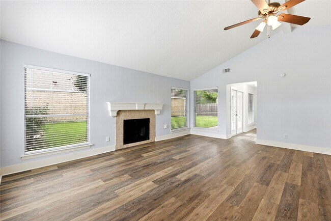 Foto del edificio - 16625 Ivy Grove Dr