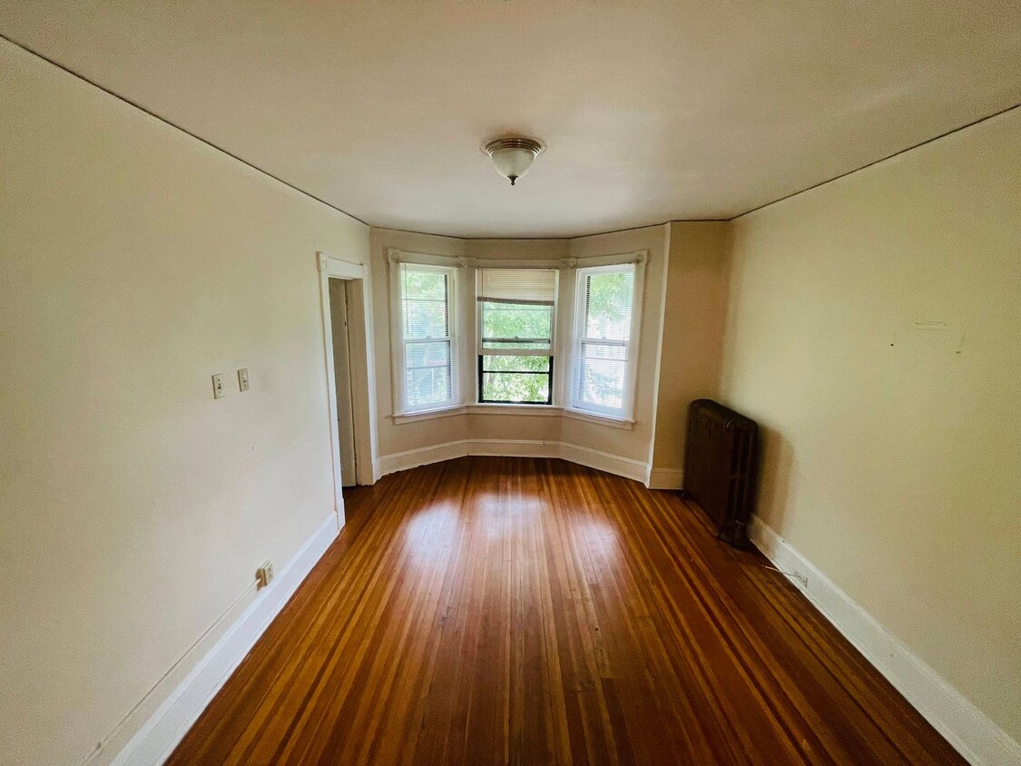 Primary Photo - 306 Hudson Ave