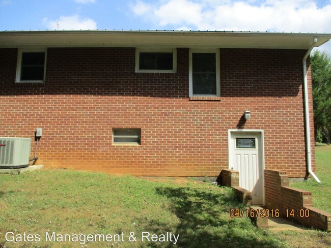 Building Photo - 263 Ec Jones Rd