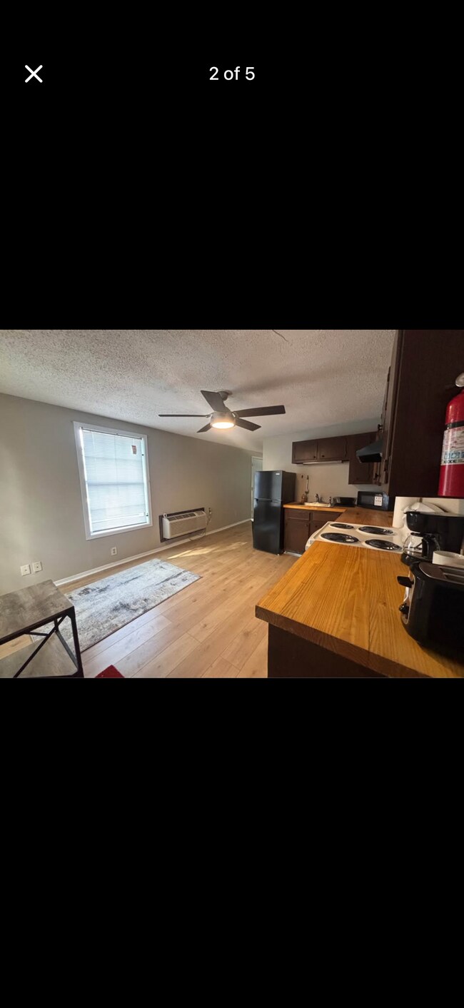 Foto del edificio - 4017 Spurgeon Dr
