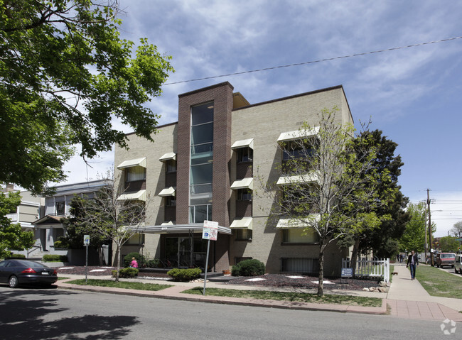 Building Photo - Skylark Apartments