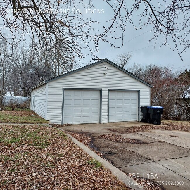 Building Photo - 1600 SE 25th St- 3 BED/1 BATH