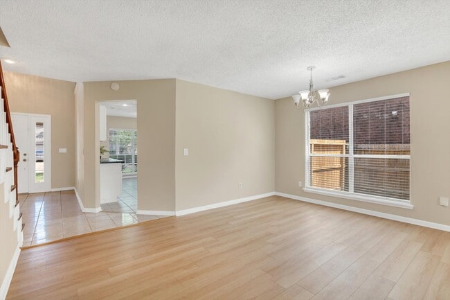 Foto del edificio - 5635 Sage Manor Dr