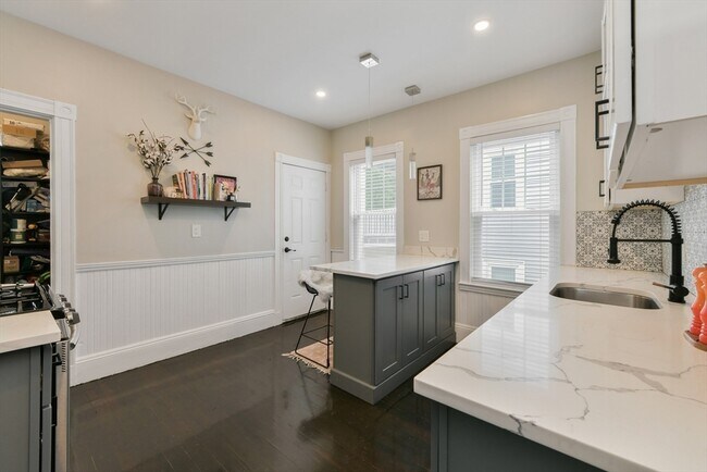 Foto del edificio - 111 Fuller St