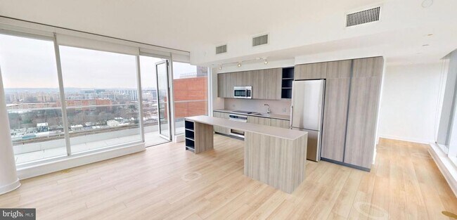 Building Photo - 1201 Half St SW