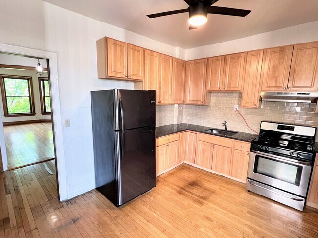 Foto del edificio - 3214 W Altgeld St