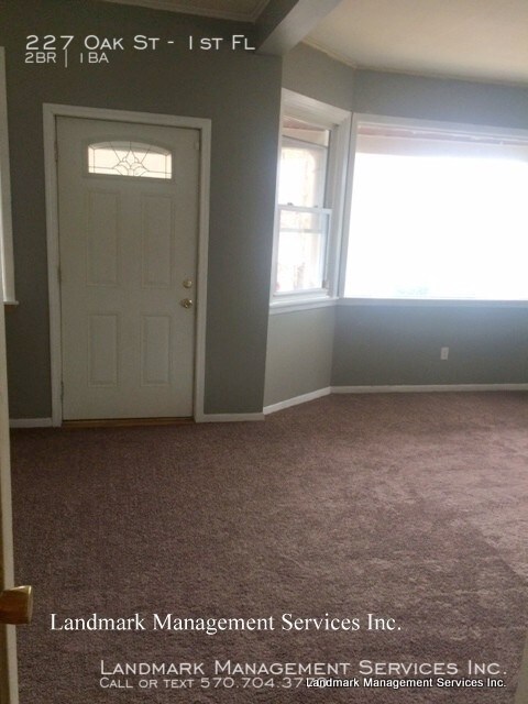 Building Photo - 227 Oak St