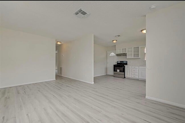 Building Photo - 4222 Sevan St