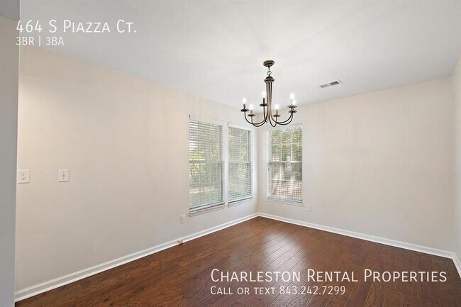 Building Photo - 464 S Piazza Ct