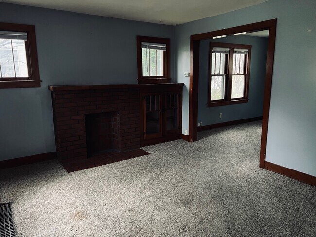 Building Photo - 415 Rockwell St