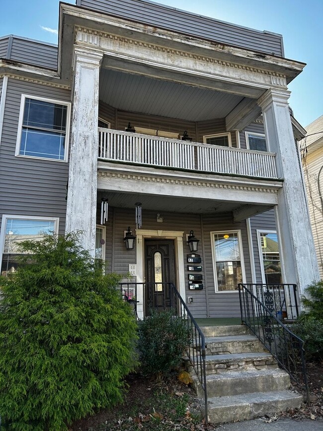 Building Photo - 1326 E Gibson St