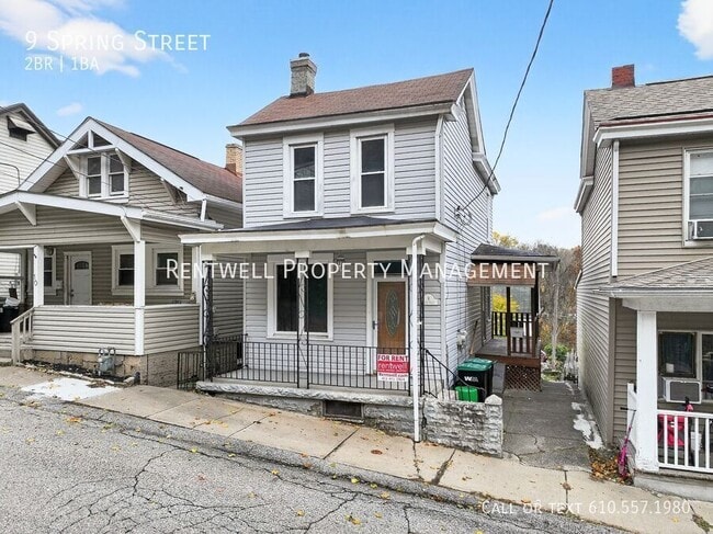 Photo - 9 1/2 Spring St House