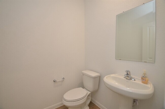 Foto del edificio - 5631 Pearl Vis Dr