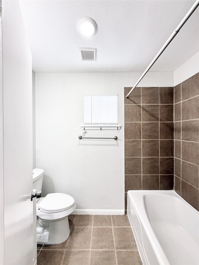 Foto del edificio - 1141 N Durham Dr