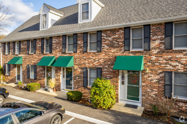 Entrance - Indian Rock Townhouse Condominiums