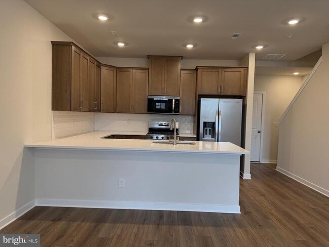 Building Photo - 777 Platinum Dr
