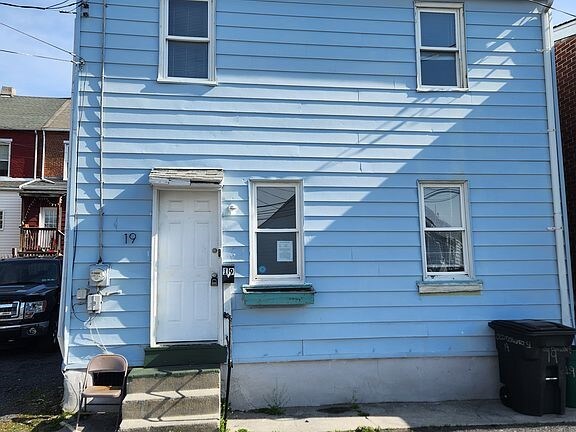 Primary Photo - 19 Old Dorwart St