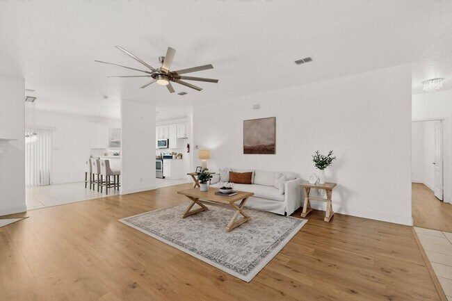 Foto del edificio - 6212 Topsail Dr