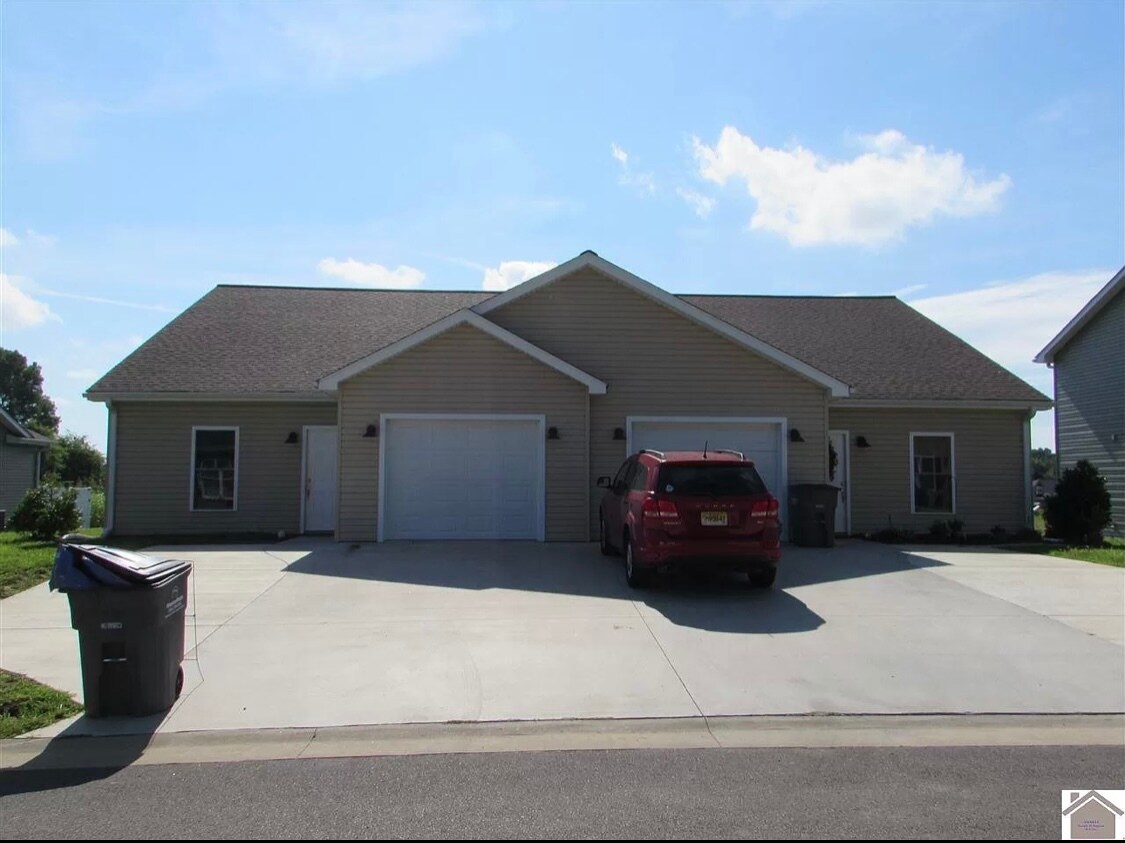 Left unit available - 2352 Ascot Downs