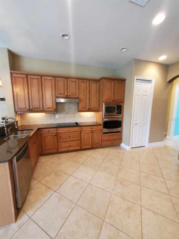 Building Photo - 8911 River Preserve Dr