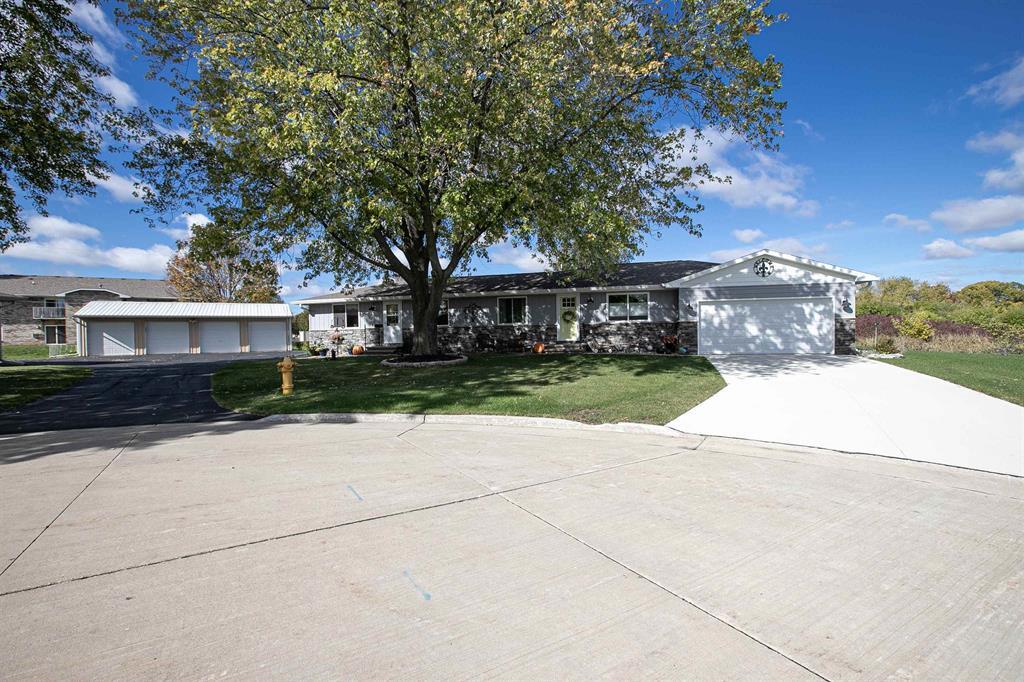 Primary Photo - 3850 Parkview Ct