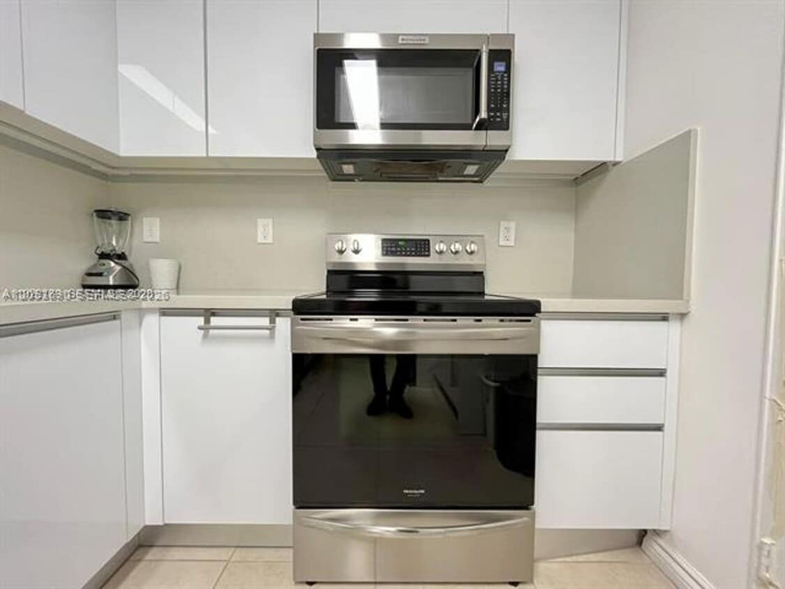 Photo - 10185 Collins Ave cu-1103