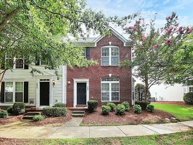 Foto del edificio - 2BD/2.5BA End Unit Townhome in Blakeney Greens!